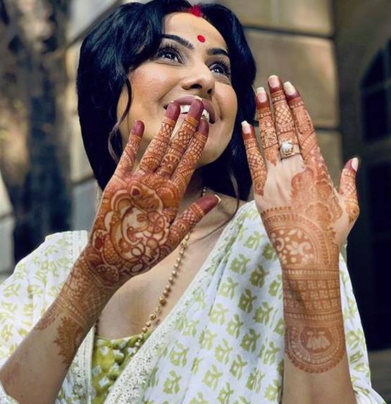 40 साल की काम्या पंजाबी का बोल्ड अंदाज, मोनोकनी में लग रहीं ग्लैमरस