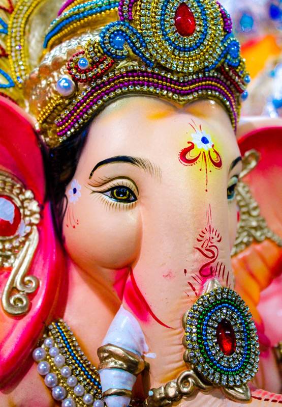 दिवाली के दिन ना लाएं लक्ष्मी-गणेश की ऐसी मूर्ति, बनी रहेगी पैसों की तंगी