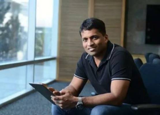 दोस्तों को पढ़ाते-पढ़ाते बन गए टीचर, आज हैं अरब‍पति, जानें- कुल संपत्ति