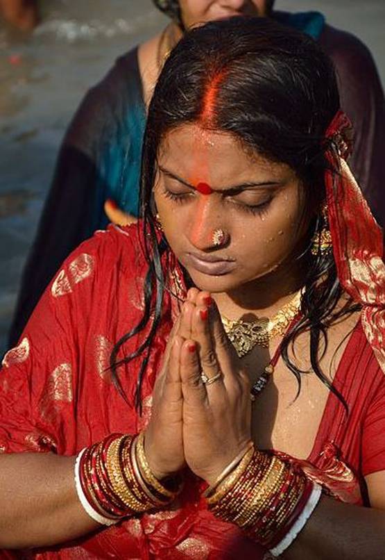 जानिए, छठ पर महिलाएं नाक से मांग तक क्यों लगाती हैं सिंदूर?