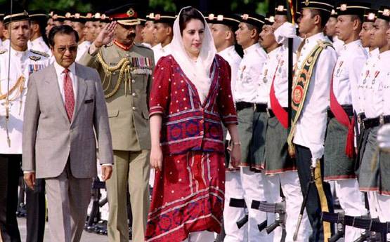 ऐसी हैं पाक की पूर्व PM भुट्टो की बेटियां, बेटे ने संभाली सियासी विरासत