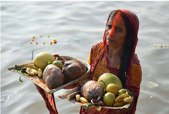 जानिए, छठ पर महिलाएं नाक से मांग तक क्यों लगाती हैं सिंदूर?
