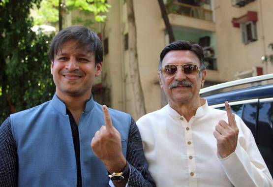 मुंबई में सितारों ने किया मतदान, दीपिका पादुकोण-ऋतिक रोशन ने डाला वोट