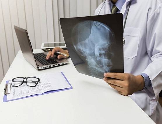 डेढ़ करोड़ लोगों की जिंदगी हर साल छीन रहा स्ट्रोक, ऐसे रहें सुरक्षित