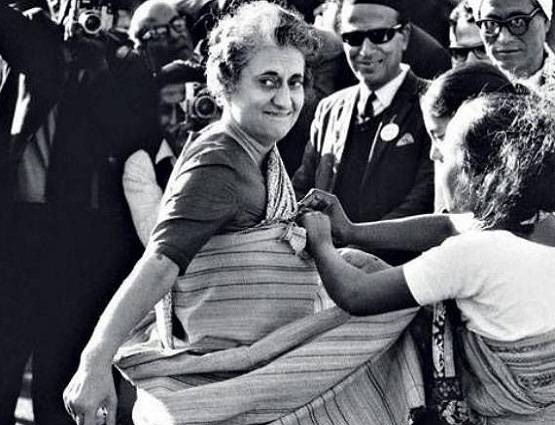 इंदिरा गांधी की पहचान थी ये खास साड़ी, ननिहाल से आते थे कपड़े