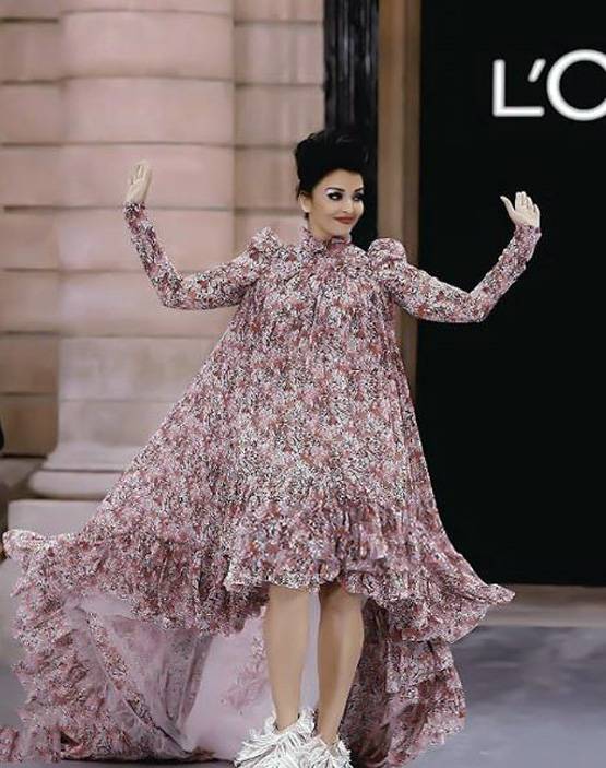 डिजाइनर ने ऐश्वर्या राय के स्टाइलिश को लगाई लताड़, कही ये बात