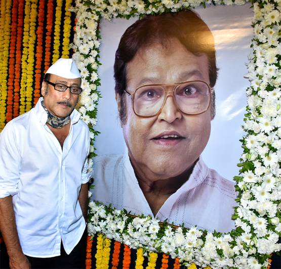 विजू खोटे की प्रार्थना सभा में पहुंचे स्टार्स, दी श्रद्धांजलि, Photos