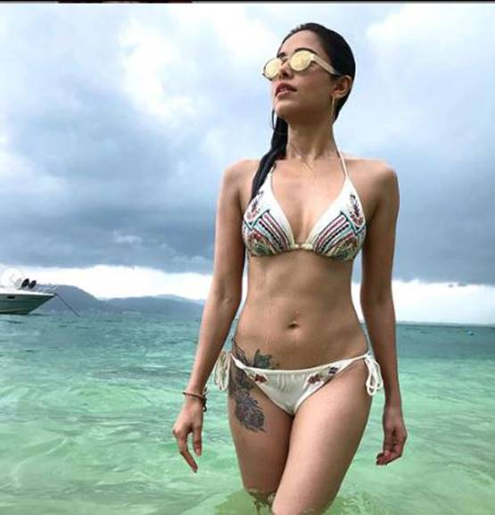 नुसरत भरूचा की बिकिनी फोटोज वायरल, टैटू फ्लॉन्ट करती दिखीं