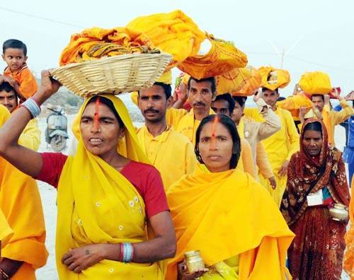 जानिए, छठ पर महिलाएं नाक से मांग तक क्यों लगाती हैं सिंदूर?