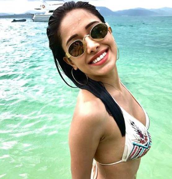 नुसरत भरूचा की बिकिनी फोटोज वायरल, टैटू फ्लॉन्ट करती दिखीं