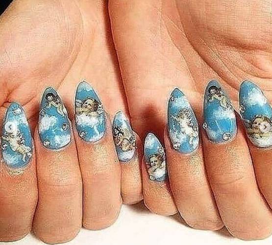 नेलपेंट लगाने का फैशन हुआ पुराना, ट्रेंड में हैं अजीबोगरीब नेल एक्सटेंशन