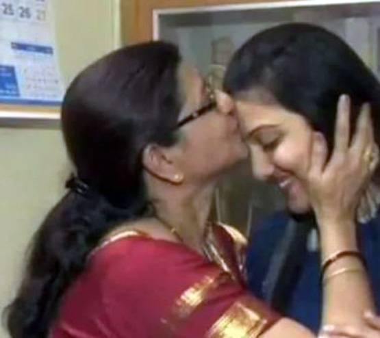 UPSC के लिए कौन सी मैगजीन और कौन सा चैनल बेस्ट, टॉपर सृष्टि ने बताया