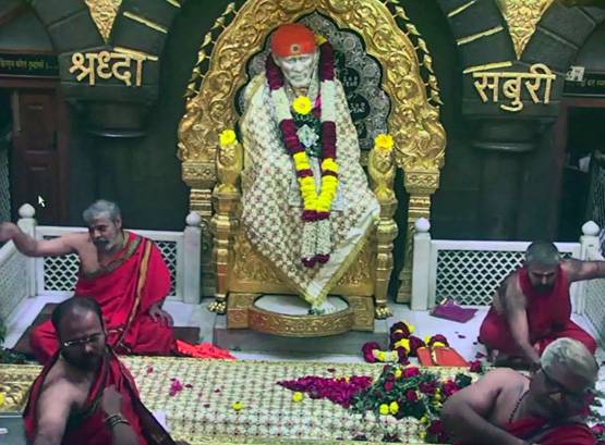 शिरडी तीसरा अमीर मंदिर, कभी खाली नहीं होता साईं धाम का दानपात्र