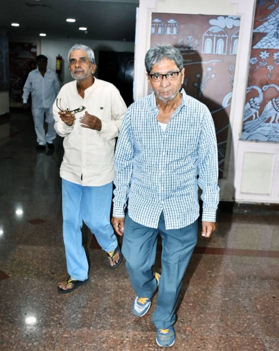 विजू खोटे की प्रार्थना सभा में पहुंचे स्टार्स, दी श्रद्धांजलि, Photos