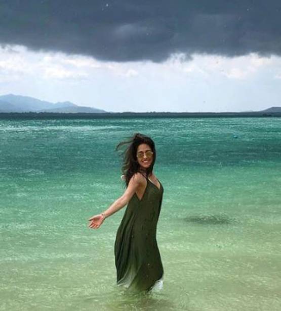 नुसरत भरूचा की बिकिनी फोटोज वायरल, टैटू फ्लॉन्ट करती दिखीं