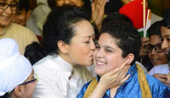 सिंगर पर आया था शी जिनपिंग का दिल, जानिए कौन हैं पत्नी और कैसी है लव स्टोरी