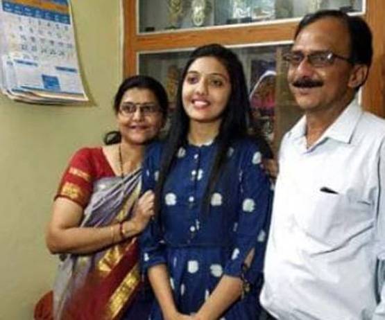 UPSC के लिए कौन सी मैगजीन और कौन सा चैनल बेस्ट, टॉपर सृष्टि ने बताया