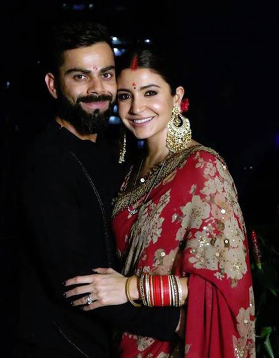 अनुष्का ने पहना सेरेना जैसा गोल्ड ईयरकफ, इतनी है कीमत