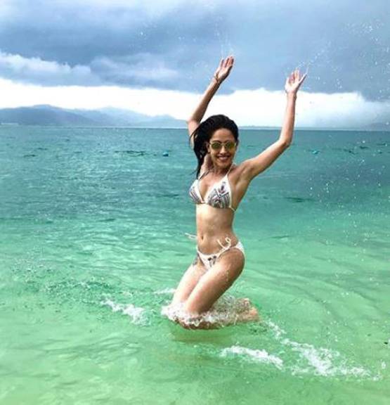 नुसरत भरूचा की बिकिनी फोटोज वायरल, टैटू फ्लॉन्ट करती दिखीं