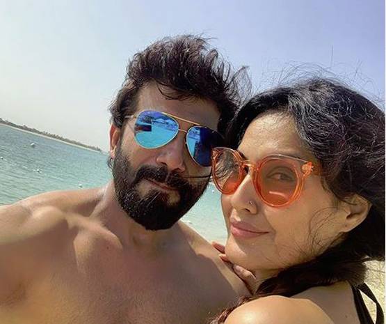 40 साल की काम्या पंजाबी का बोल्ड अंदाज, मोनोकनी में लग रहीं ग्लैमरस