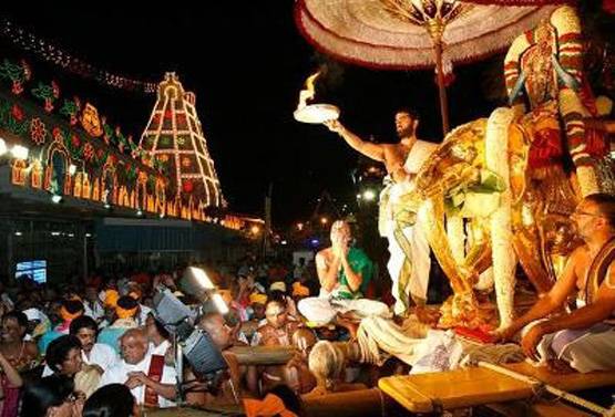 तिरुपति धाम देश का दूसरा सबसे अमीर मंदिर, दान पेटी में हर साल 37,000 करोड़