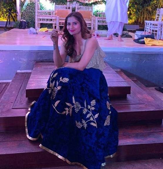 BB 13: जन्म देते ही गुजर गई मां, पिता से दूर ऐसे गुजरा आरती सिंह का बचपन