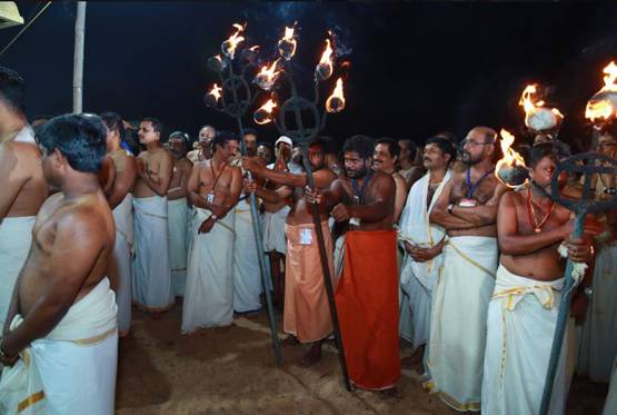 ये है देश का सबसे अमीर मंदिर, दान पेटी में हर साल आते हैं 97,500 करोड़