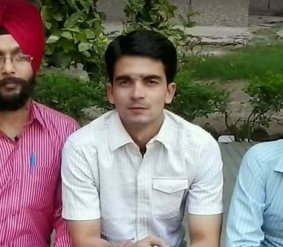 IAS इंटरव्यू में हुए फेल, अब UP PCS परीक्षा पास कर बने अफसर