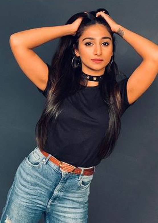 लाल जोड़ा, राजपूताना अंदाज, मोहिना ने शेयर की शादी की तस्वीरें