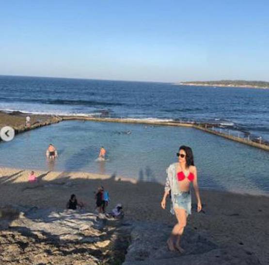 नुसरत भरूचा की बिकिनी फोटोज वायरल, टैटू फ्लॉन्ट करती दिखीं