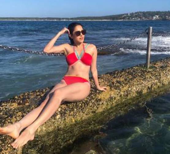 नुसरत भरूचा की बिकिनी फोटोज वायरल, टैटू फ्लॉन्ट करती दिखीं