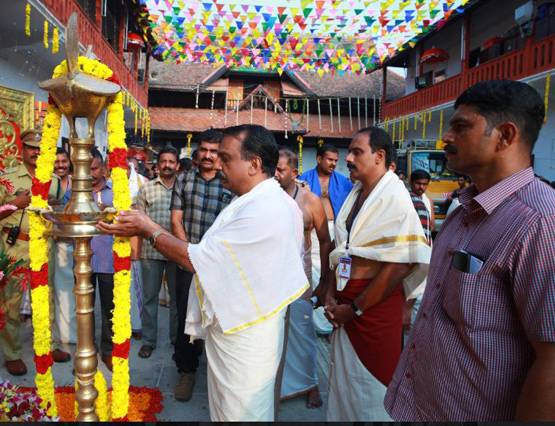 ये है देश का सबसे अमीर मंदिर, दान पेटी में हर साल आते हैं 97,500 करोड़