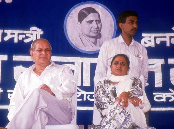 सरकारी कर्मचारी से ऐसे बहुजन नायक बने थे कांशीराम, रखी थी BSP की नींव