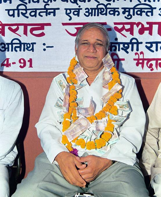 सरकारी कर्मचारी से ऐसे बहुजन नायक बने थे कांशीराम, रखी थी BSP की नींव