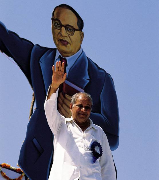 सरकारी कर्मचारी से ऐसे बहुजन नायक बने थे कांशीराम, रखी थी BSP की नींव