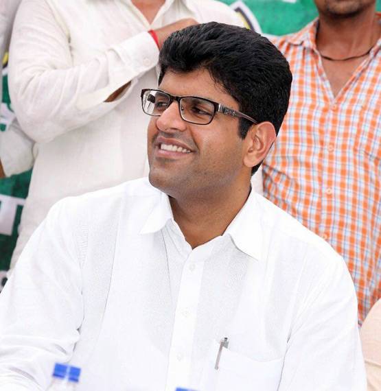 US से पढ़े, संसद में रिकॉर्ड, अब हरियाणा के किंगमेकर दुष्यंत चौटाला