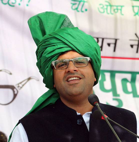 US से पढ़े, संसद में रिकॉर्ड, अब हरियाणा के किंगमेकर दुष्यंत चौटाला