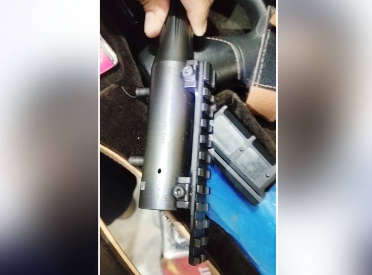 मुख्तार के शूटर बेटे के घर रेड, ऐसे हथियार मिले कि पुलिस भी दंग