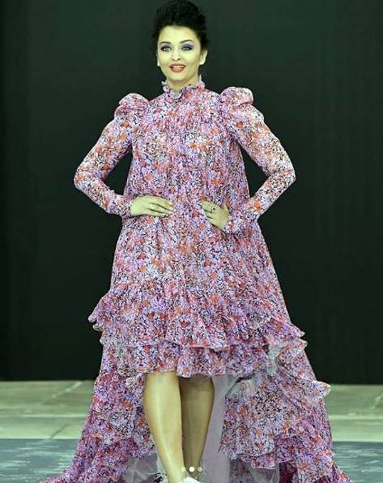 डिजाइनर ने ऐश्वर्या राय के स्टाइलिश को लगाई लताड़, कही ये बात