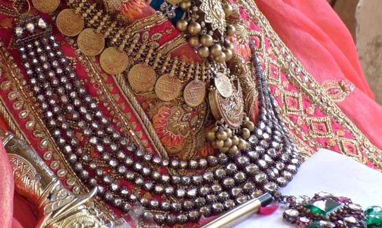 देवी मां को चढ़ाया 300 करोड़ का नौलखा हार, 177 साल पुराना इसका इतिहास