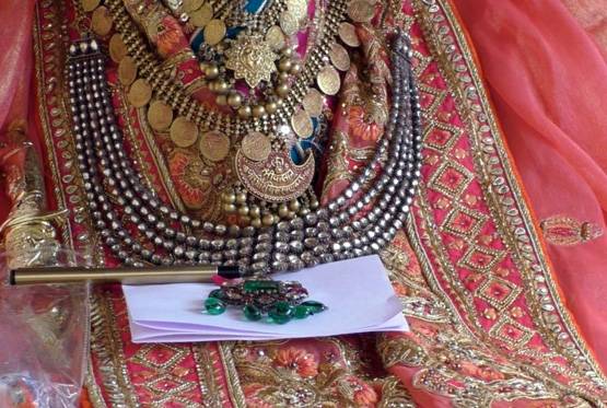 देवी मां को चढ़ाया 300 करोड़ का नौलखा हार, 177 साल पुराना इसका इतिहास