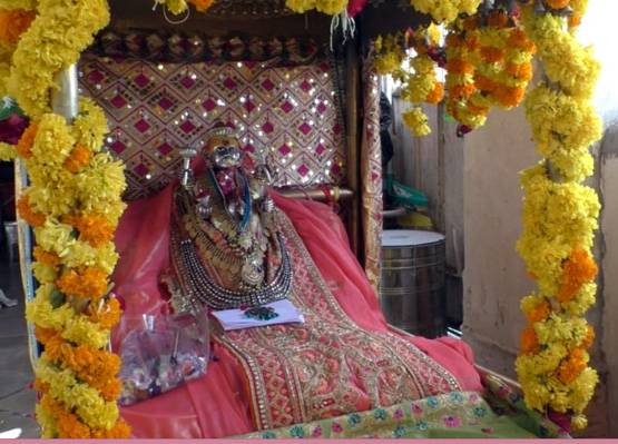 देवी मां को चढ़ाया 300 करोड़ का नौलखा हार, 177 साल पुराना इसका इतिहास