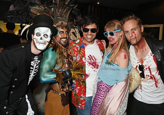 कैसे शुरू हुई लड़कों में भूत और लड़कियों में चुड़ैल बनने की सनक