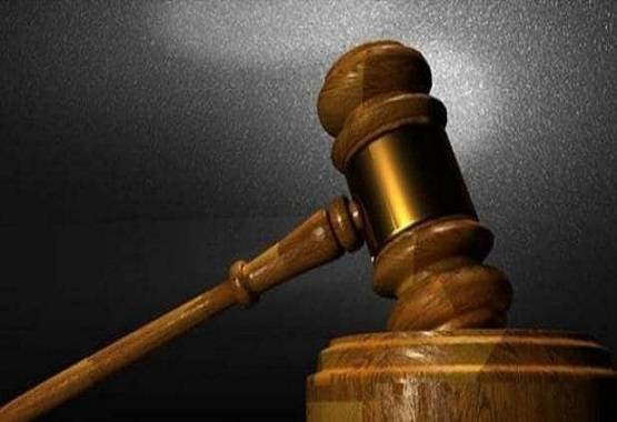 पड़ोसन की लड़की को देख गाए अश्लील गाने, अब हो सकती है जेल