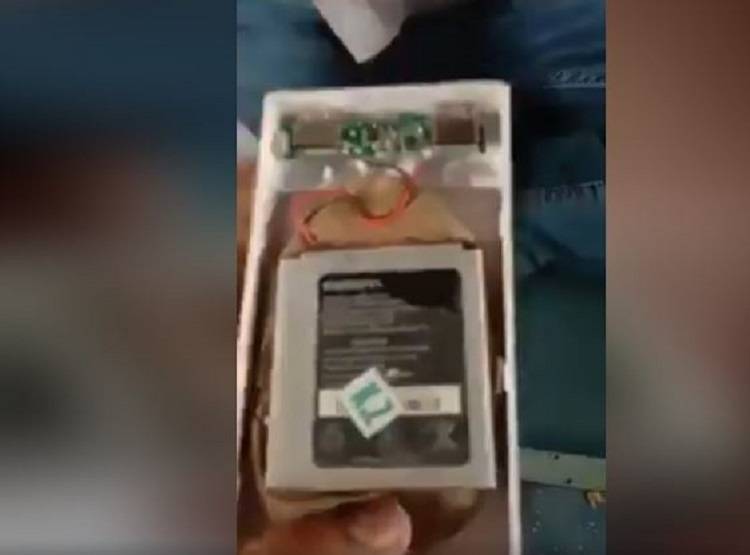 ट्रेन में खरीदा पावर बैंक, अंदर जो निकला देख कर हो जाएंगे हैरान