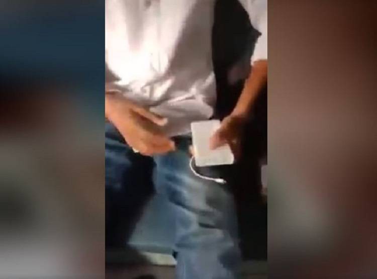 ट्रेन में खरीदा पावर बैंक, अंदर जो निकला देख कर हो जाएंगे हैरान