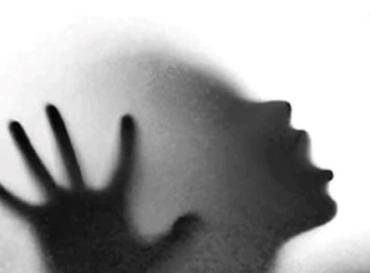 Aadhar बनवाने गई थी लड़की, एक महीने तक हुआ गैंगरेप