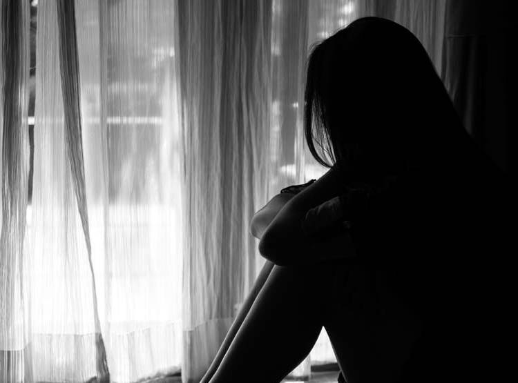 Aadhar बनवाने गई थी लड़की, एक महीने तक हुआ गैंगरेप