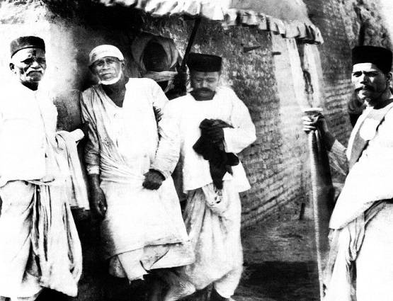 शिरडी के साईं ने दशहरे के दिन ली थी समाधि, आज 101 साल हुए पूरे