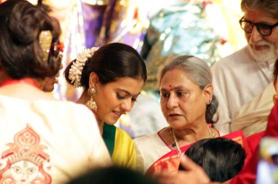 महाअष्टमी के दिन जया संग माता के दरबार पहुंचे अमिताभ बच्चन, Photos